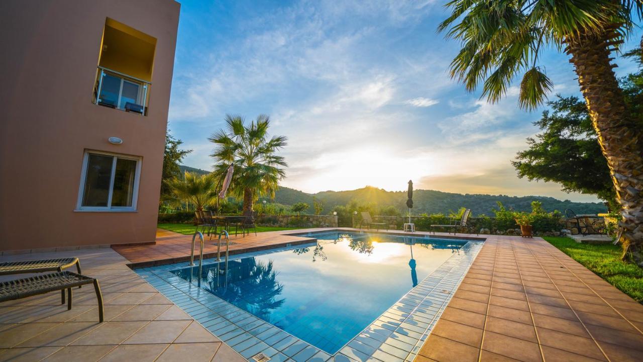 Meliades Villas Agia Marina  Exterior photo