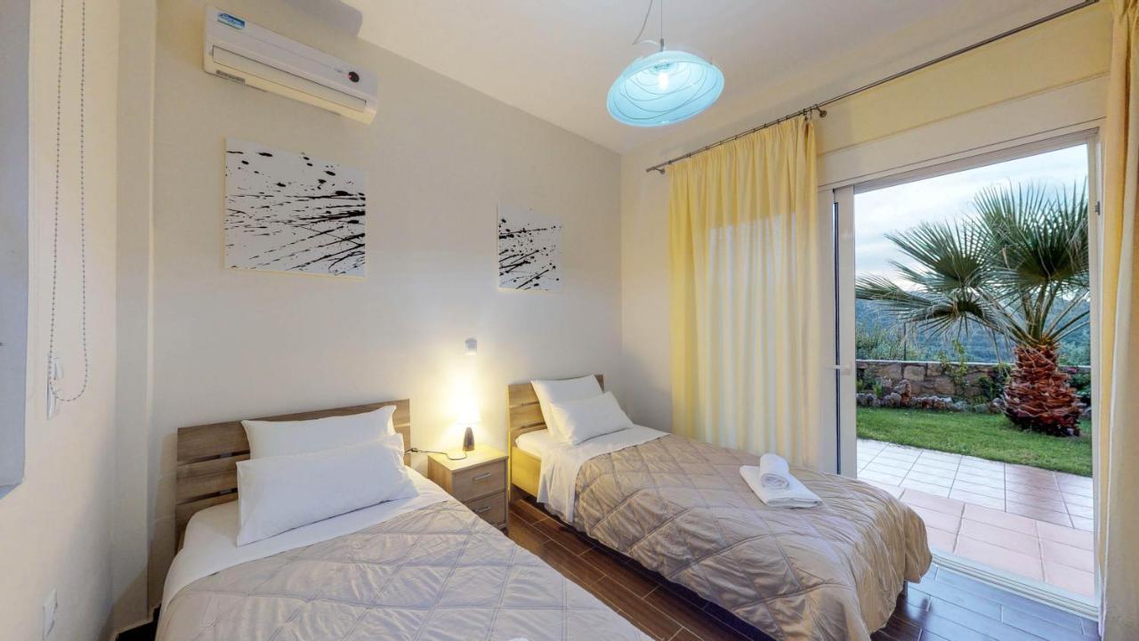 Meliades Villas Agia Marina  Exterior photo