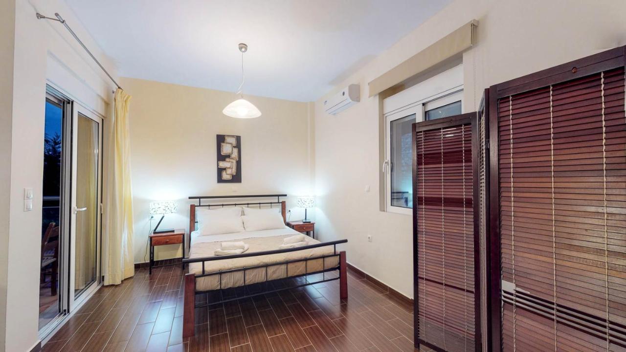 Meliades Villas Agia Marina  Exterior photo
