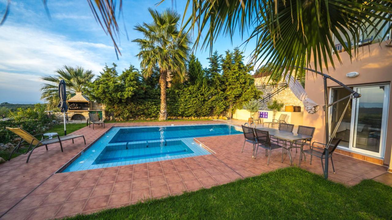 Meliades Villas Agia Marina  Exterior photo