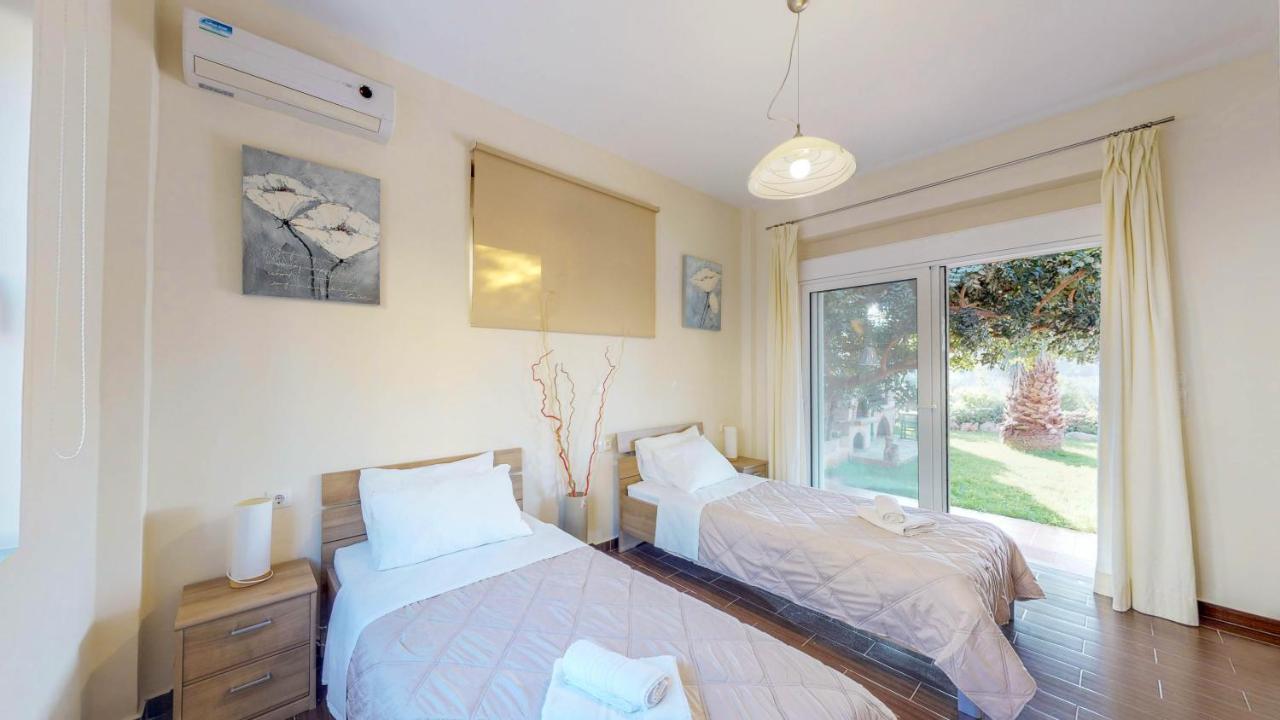 Meliades Villas Agia Marina  Exterior photo