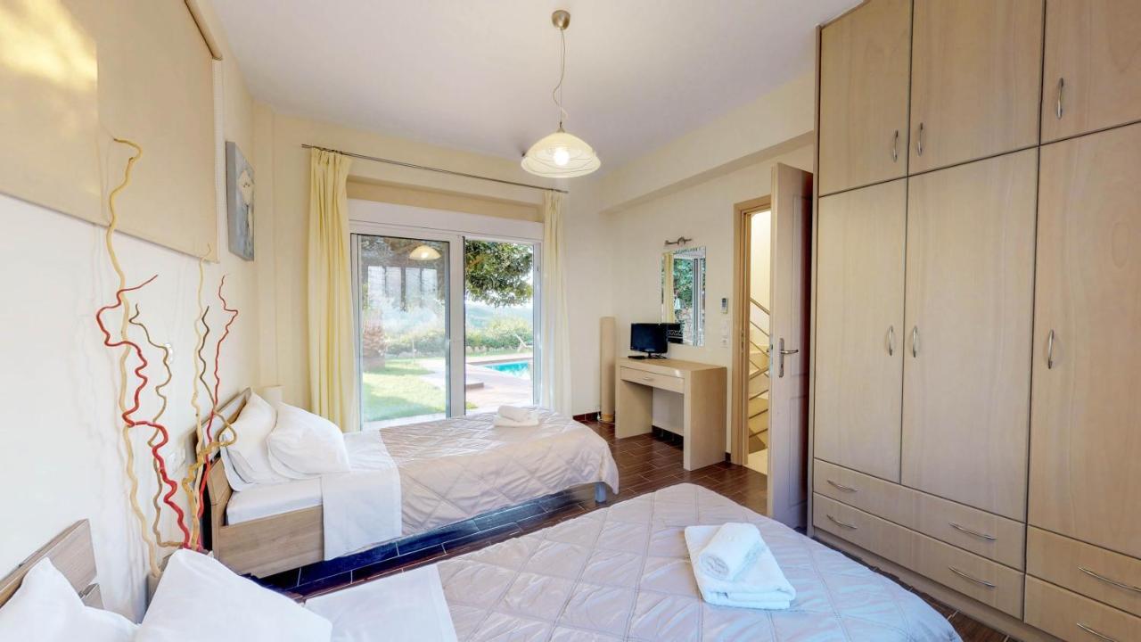 Meliades Villas Agia Marina  Exterior photo