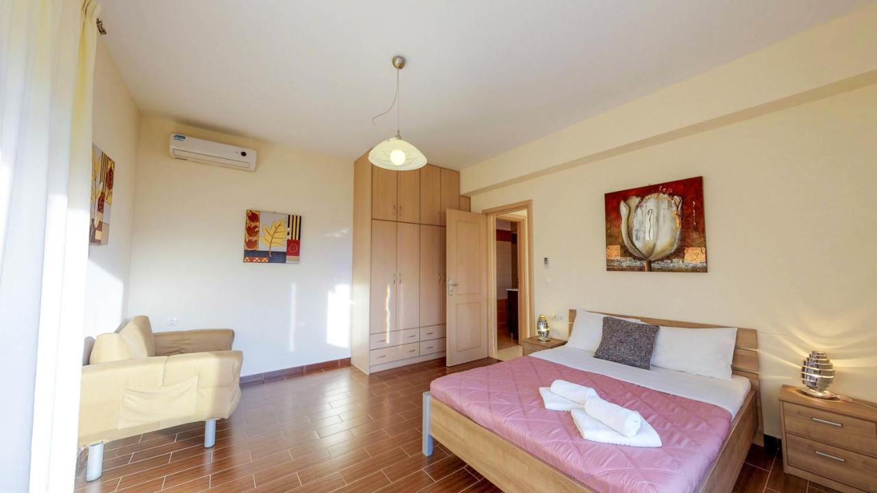 Meliades Villas Agia Marina  Exterior photo
