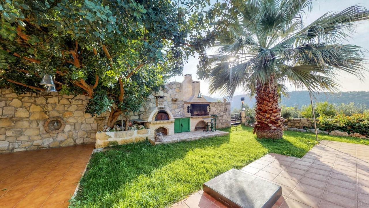 Meliades Villas Agia Marina  Exterior photo