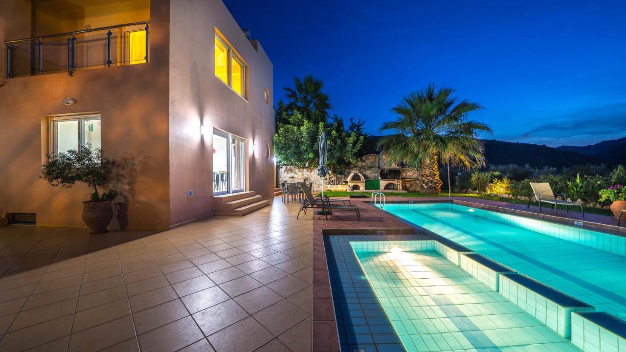 Meliades Villas Agia Marina  Exterior photo