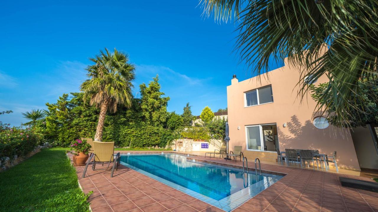 Meliades Villas Agia Marina  Exterior photo