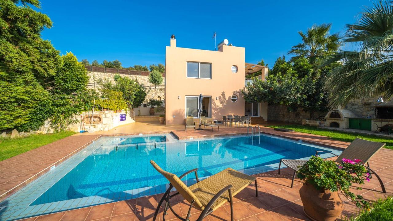 Meliades Villas Agia Marina  Exterior photo