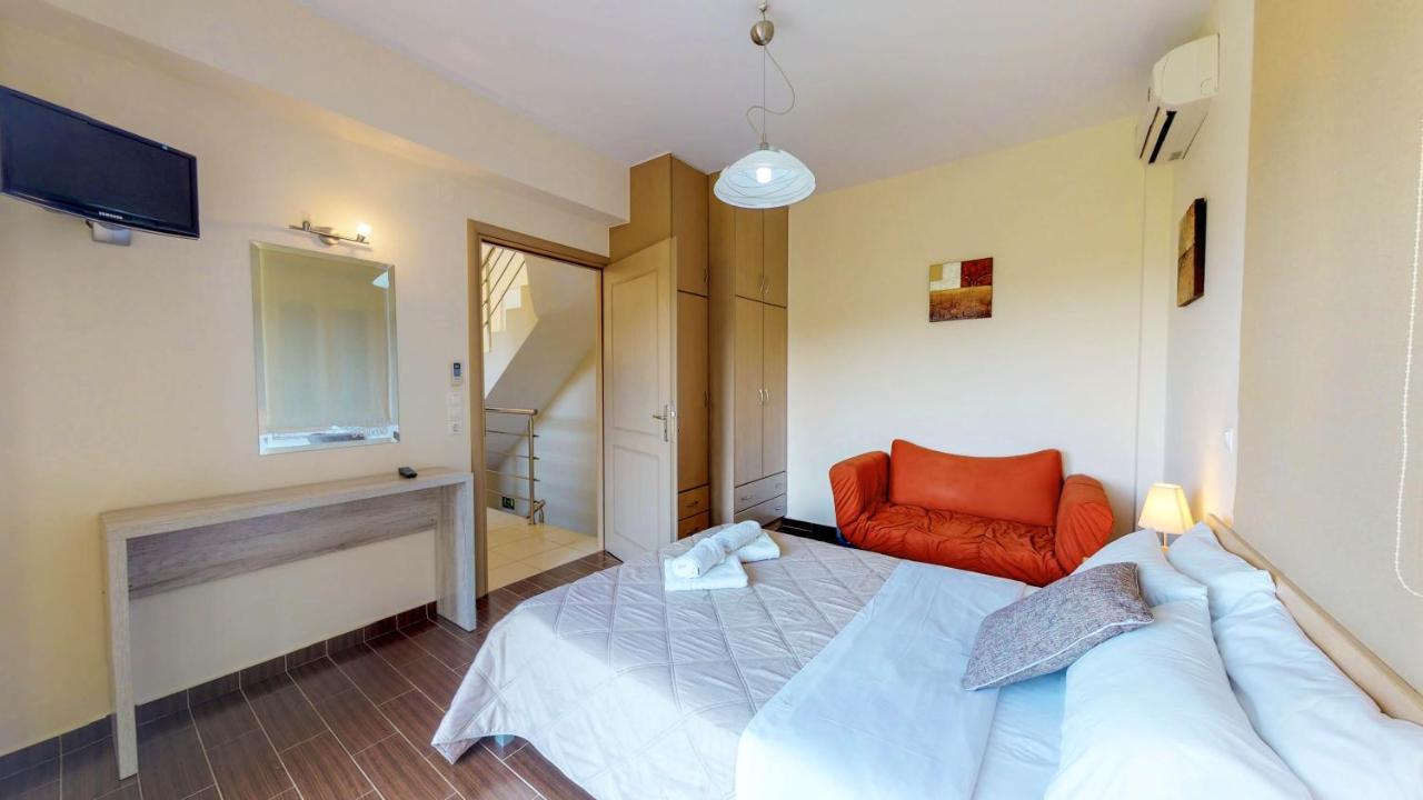 Meliades Villas Agia Marina  Exterior photo