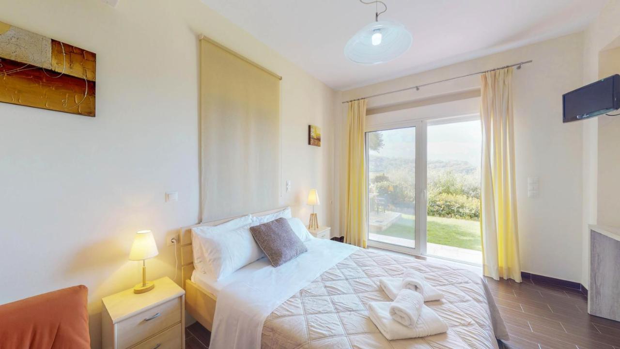 Meliades Villas Agia Marina  Exterior photo