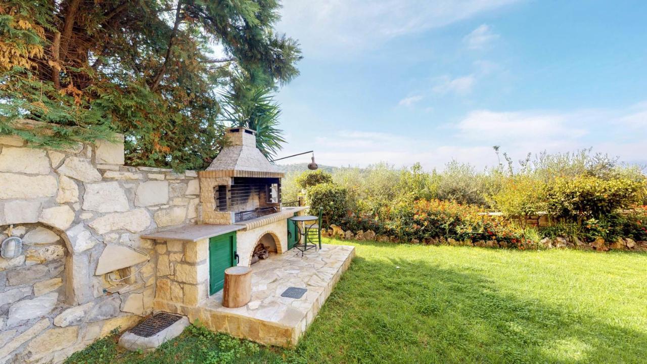 Meliades Villas Agia Marina  Exterior photo