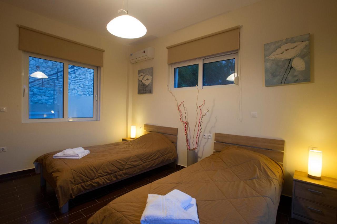 Meliades Villas Agia Marina  Exterior photo